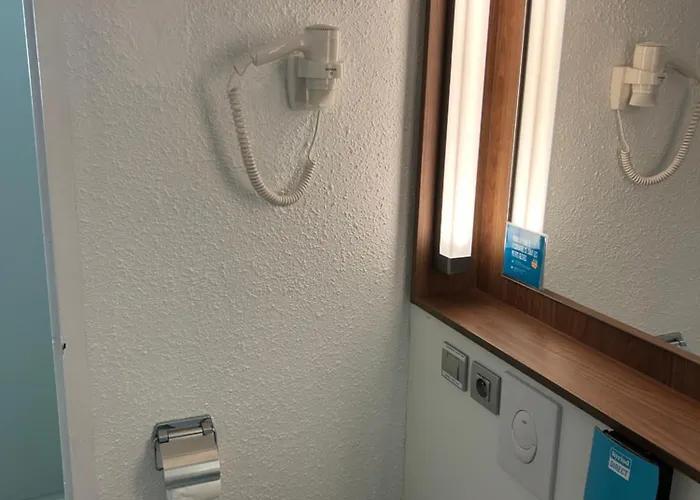 Kyriad Direct Metz Nord - 2* 沃伊皮